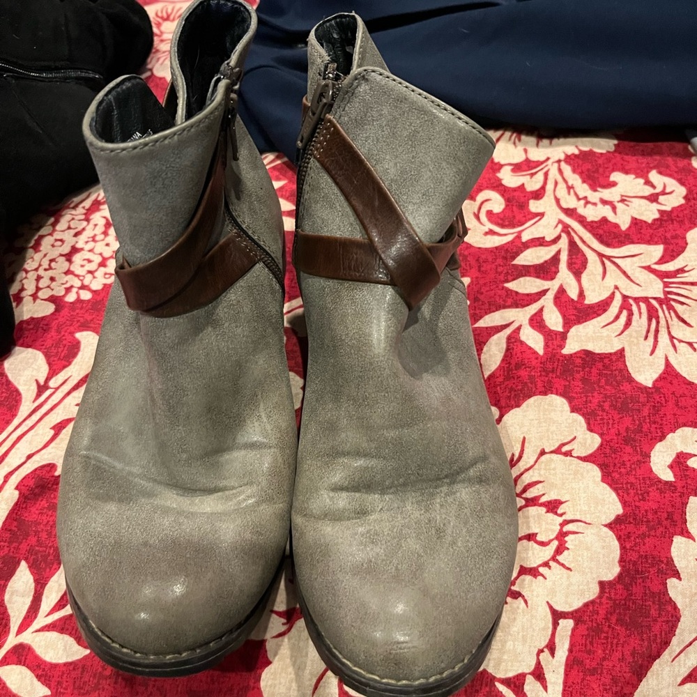Very comfortable ankle boots.